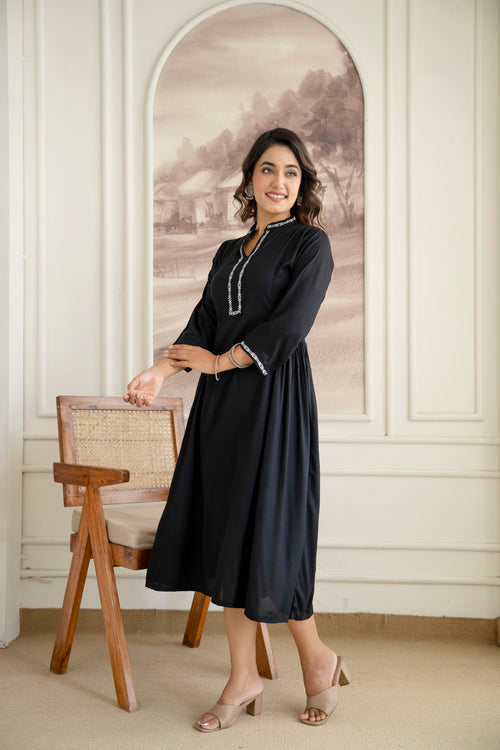 Embroidered Mandarin Collar A-Line Midi Dress — Design 3